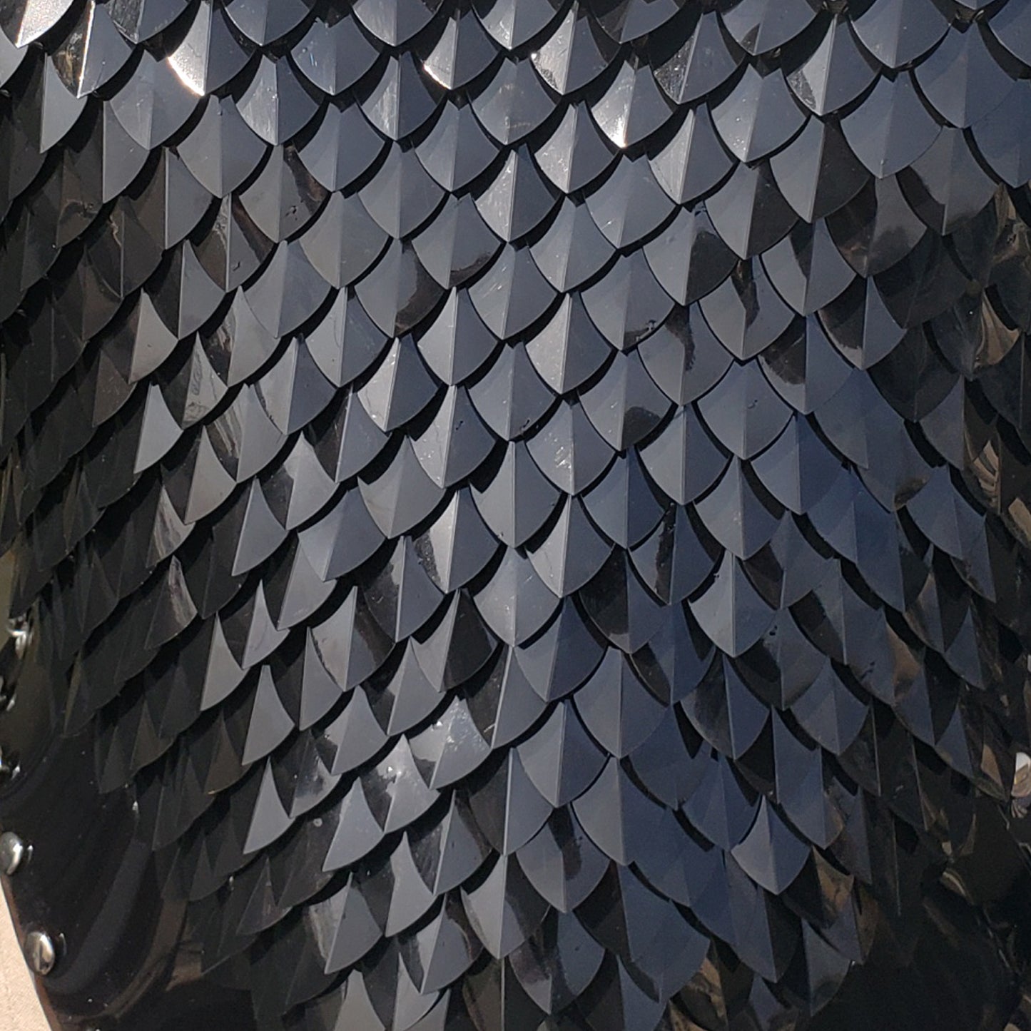 Medium Thin Plastic Black Scalemail Scale SS027