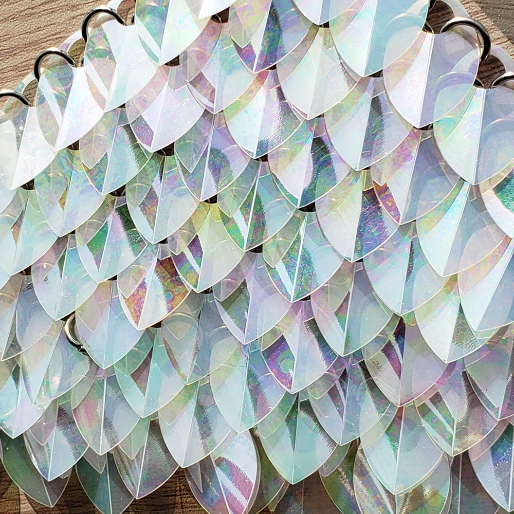 Medium Thin Plastic Iridescent Scalemail Scale SS031