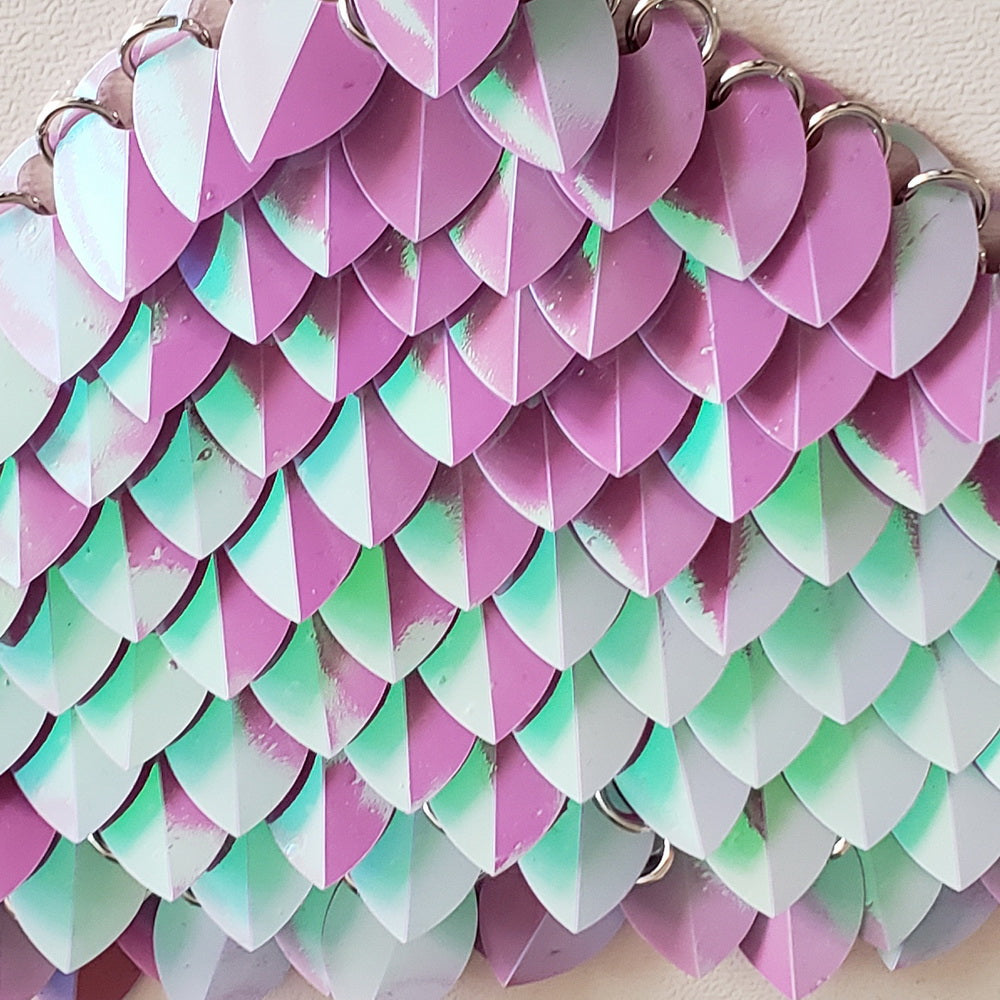 Medium Thin Plastic Iridescent Scalemail Scale SS033