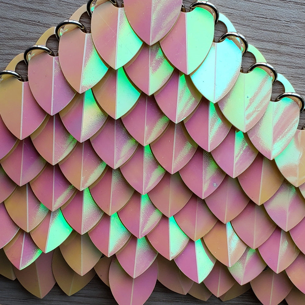 Medium Thin Plastic Iridescent Scalemail Scale SS037