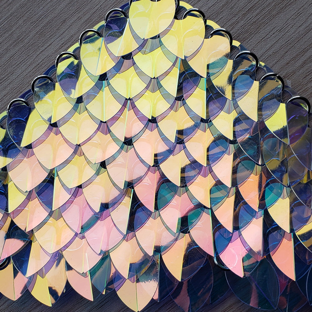 Medium Thin Plastic Iridescent Scalemail Scale  SS042