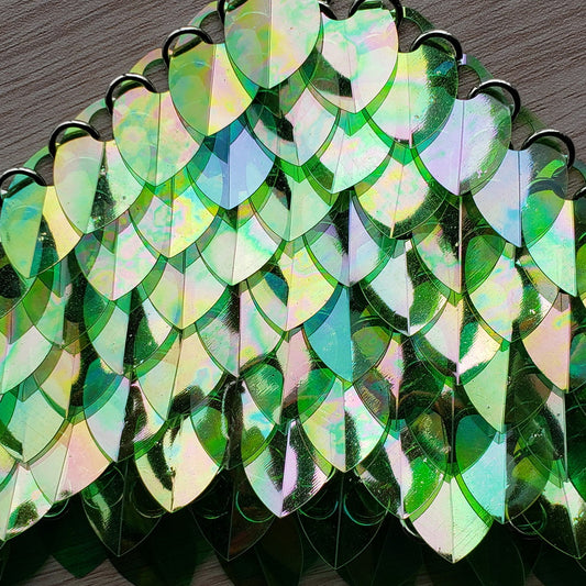 Medium Thin Plastic Iridescent Scalemail Scale  SS043