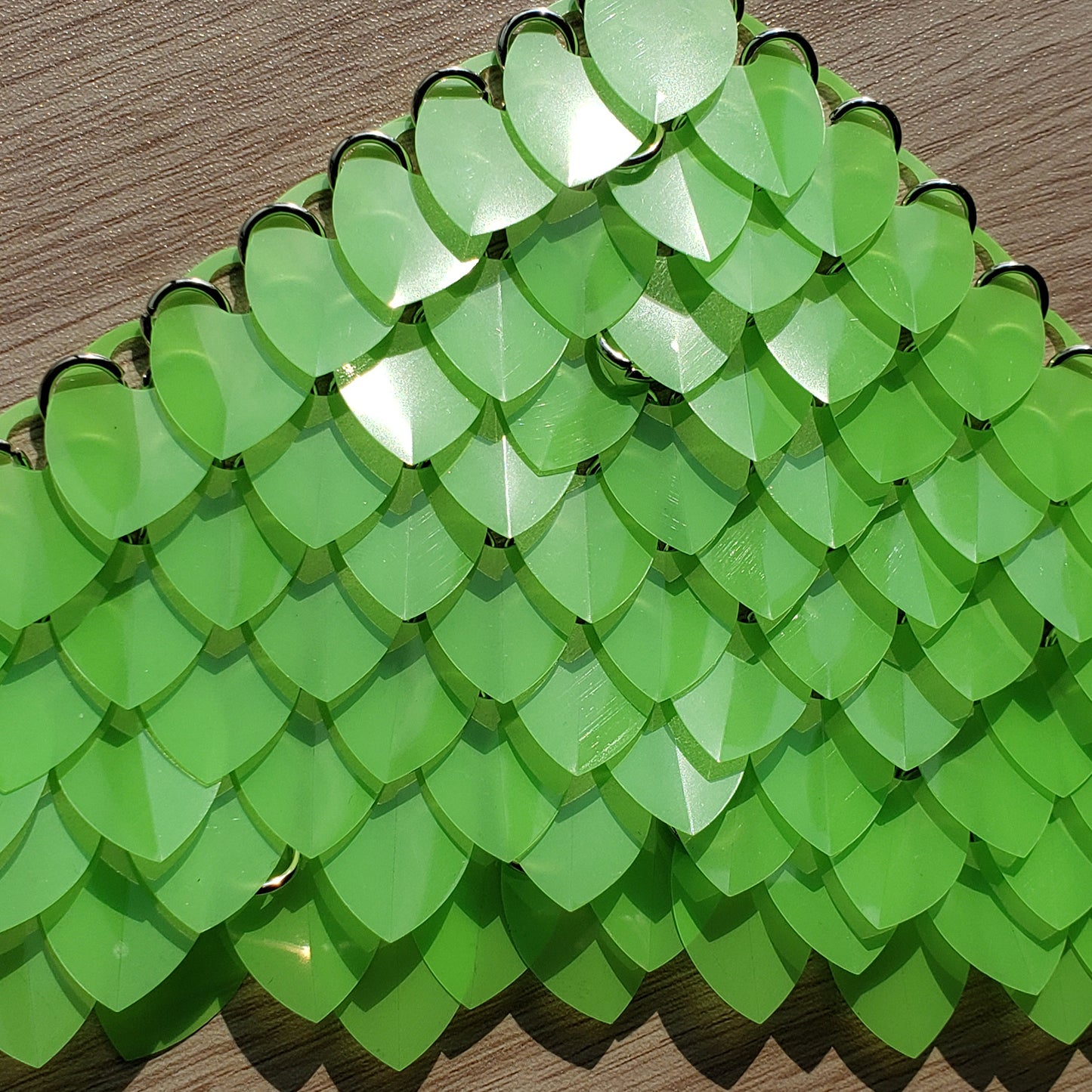 Medium Thin Plastic Green Scalemail Scale SS045