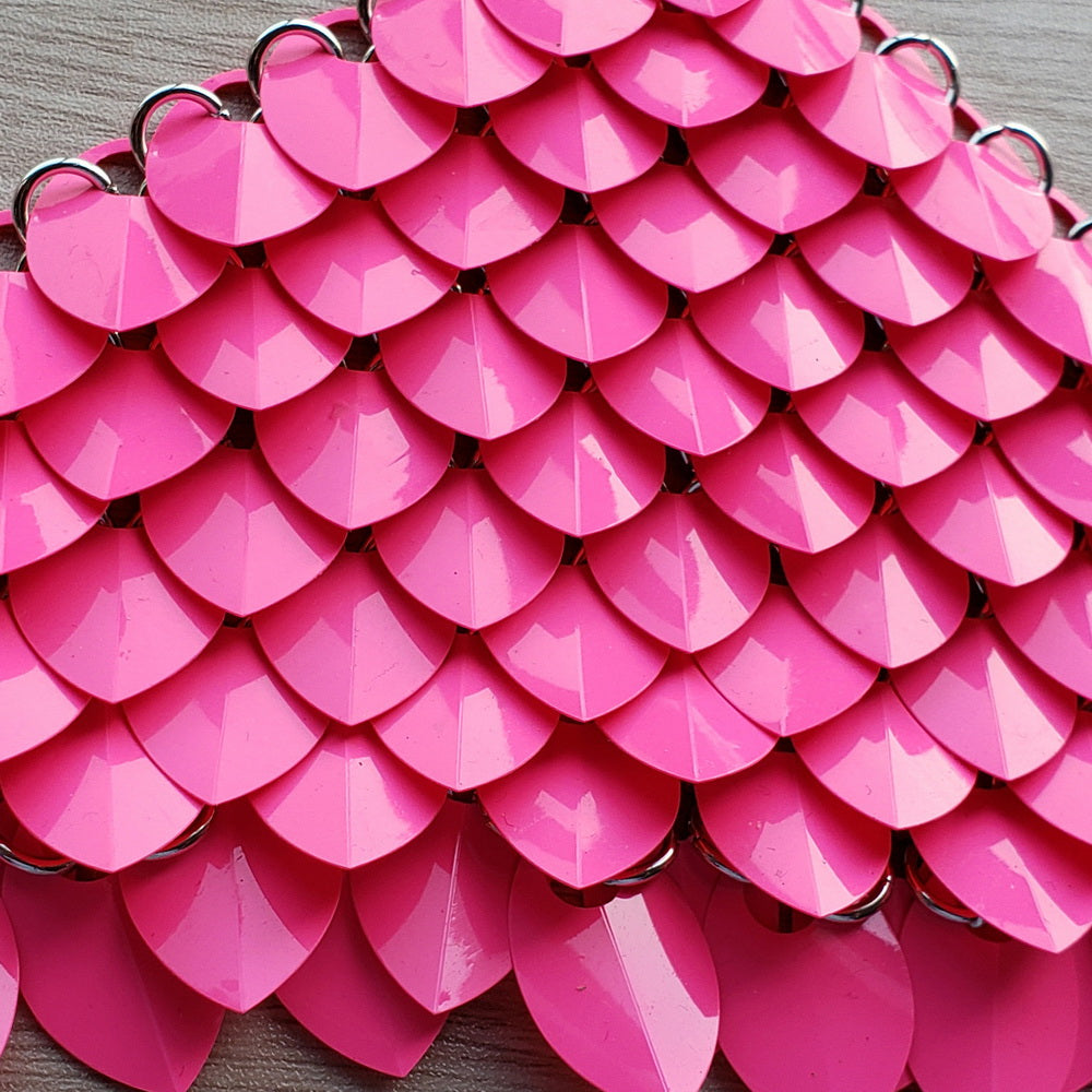 Medium Thin Plastic Hot Pink Scalemail Scale  SS048