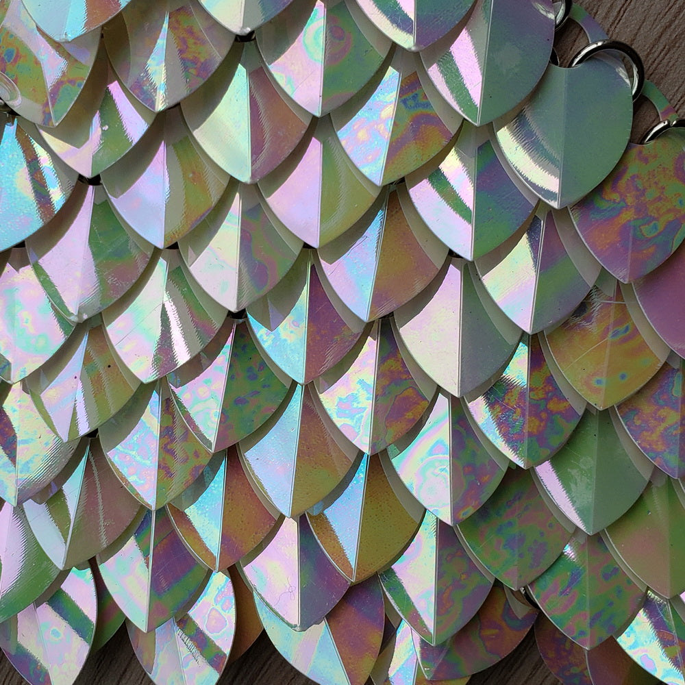 Medium Thin Plastic Iridescent Scalemail Scale  SS055