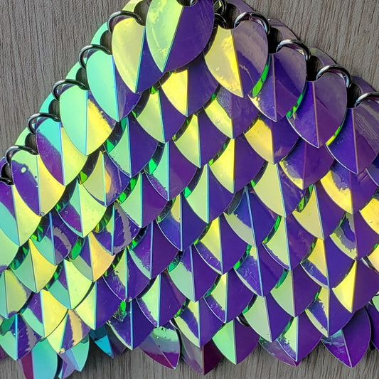 Medium Thin Plastic Iridescent Scalemail Scale  SS071