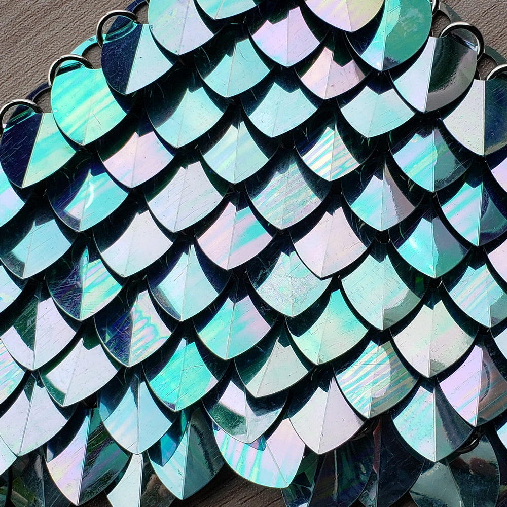 Medium Thin Plastic Iridescent Scalemail Scale  SS076