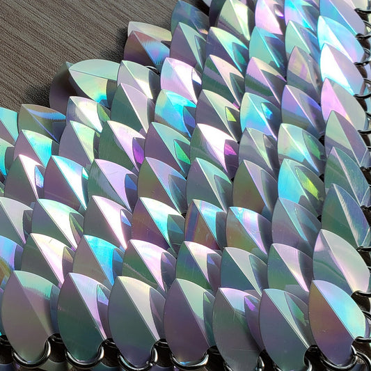 Medium Thin Plastic Iridescent Scalemail Scale  SS094