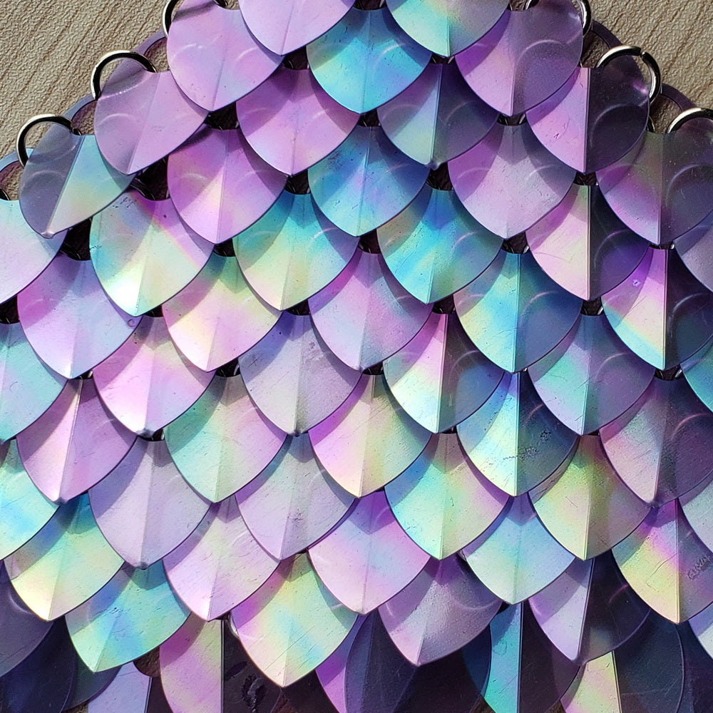 Medium Thin Plastic Iridescent Scalemail Scale  SS100