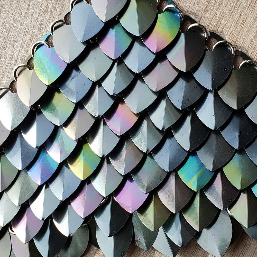 Medium Thin Plastic Iridescent Scalemail Scale  SS105