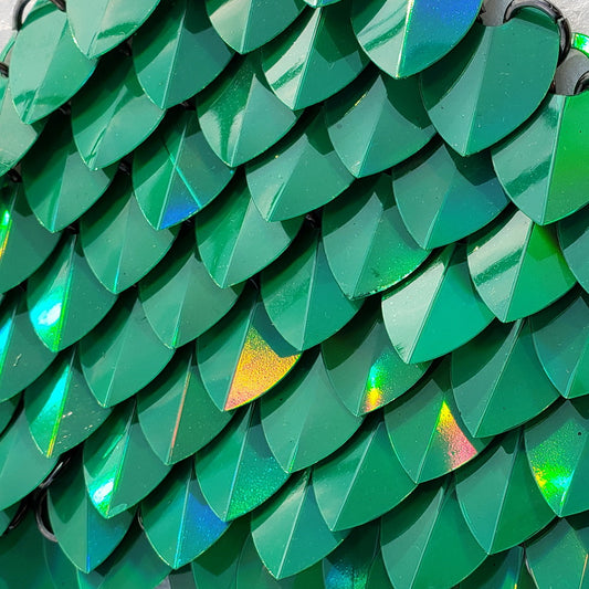 Medium Thin Plastic Holographic Green Scalemail Scale SS106