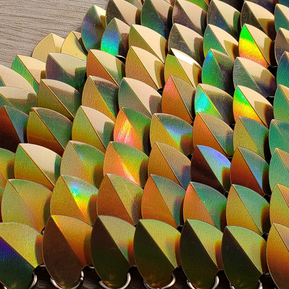 Medium Thin Plastic Holographic Gold Scalemail Scale SS107