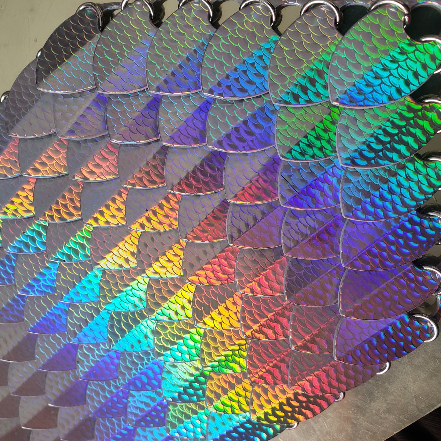 Large Holographic  Alloy Scalemail Scale