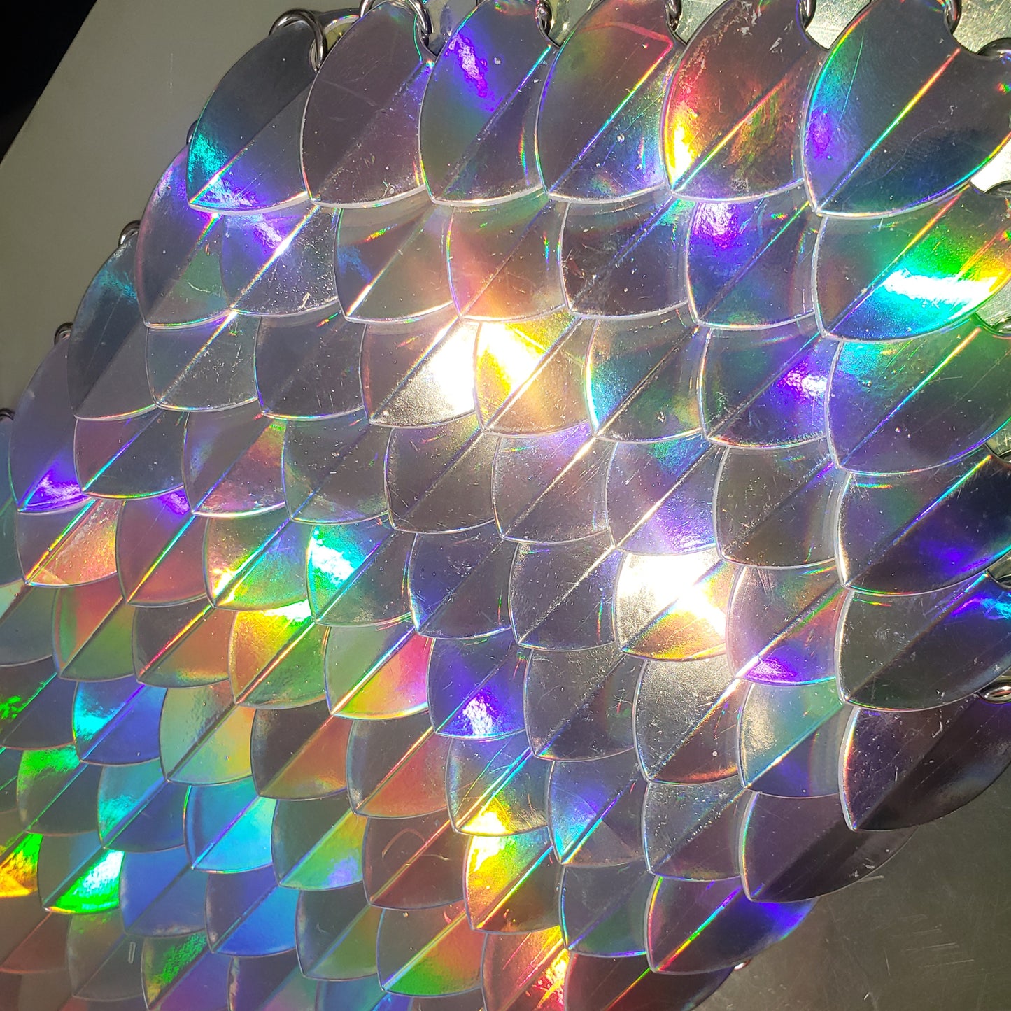 Large Holographic Alloy Scalemail Scale