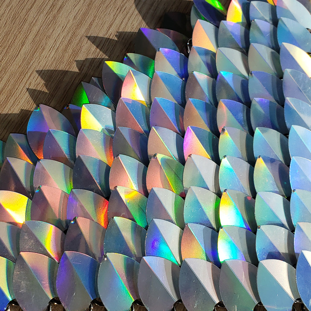 Large Thin Plastic Holographic Scalemail Scale SS028