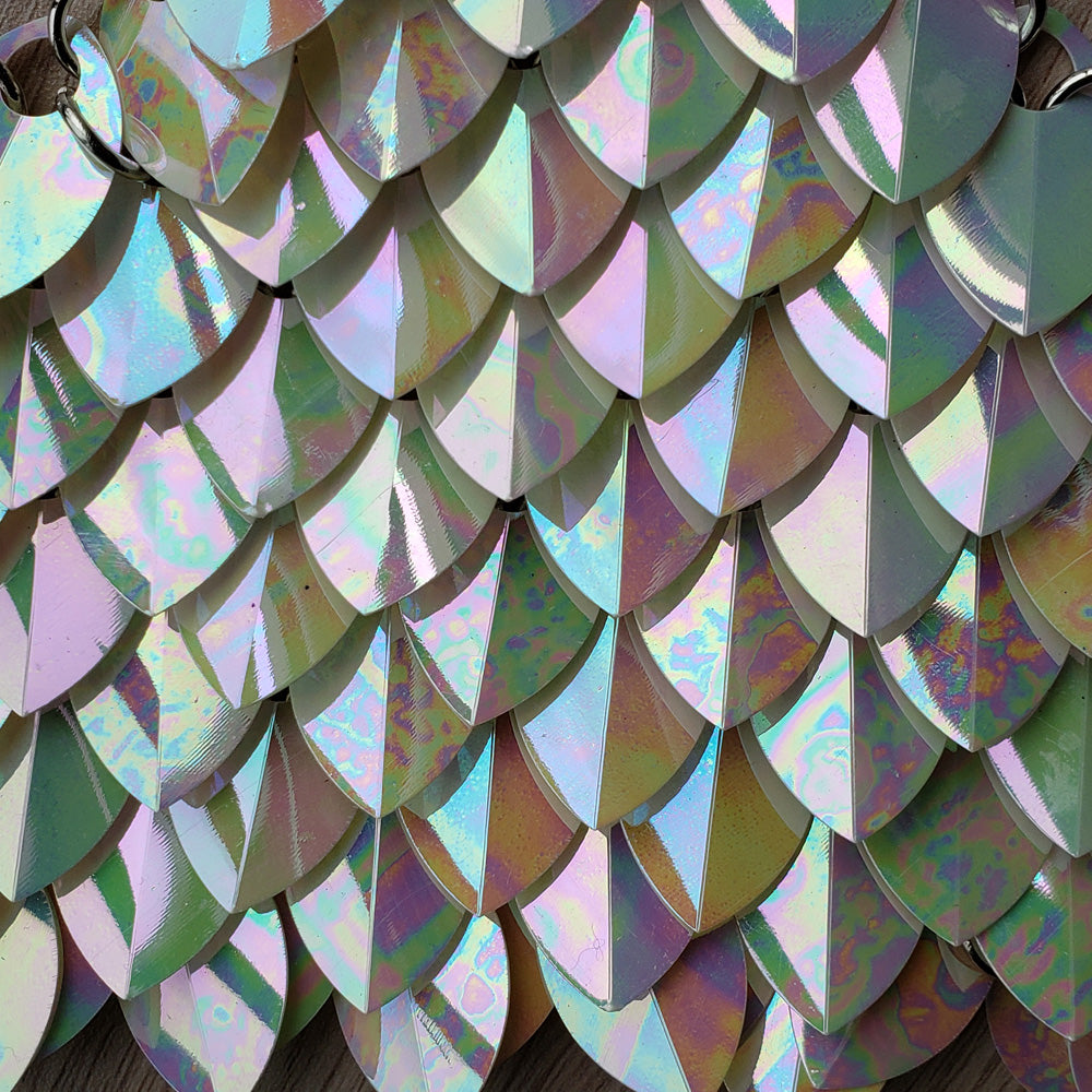 Large Thin Plastic Iridescent Scalemail Scale SS055