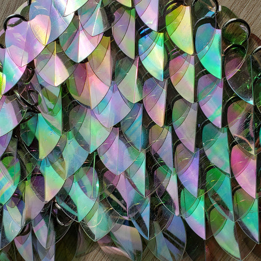 Large Thin Plastic Iridescent Scalemail Scale SS072