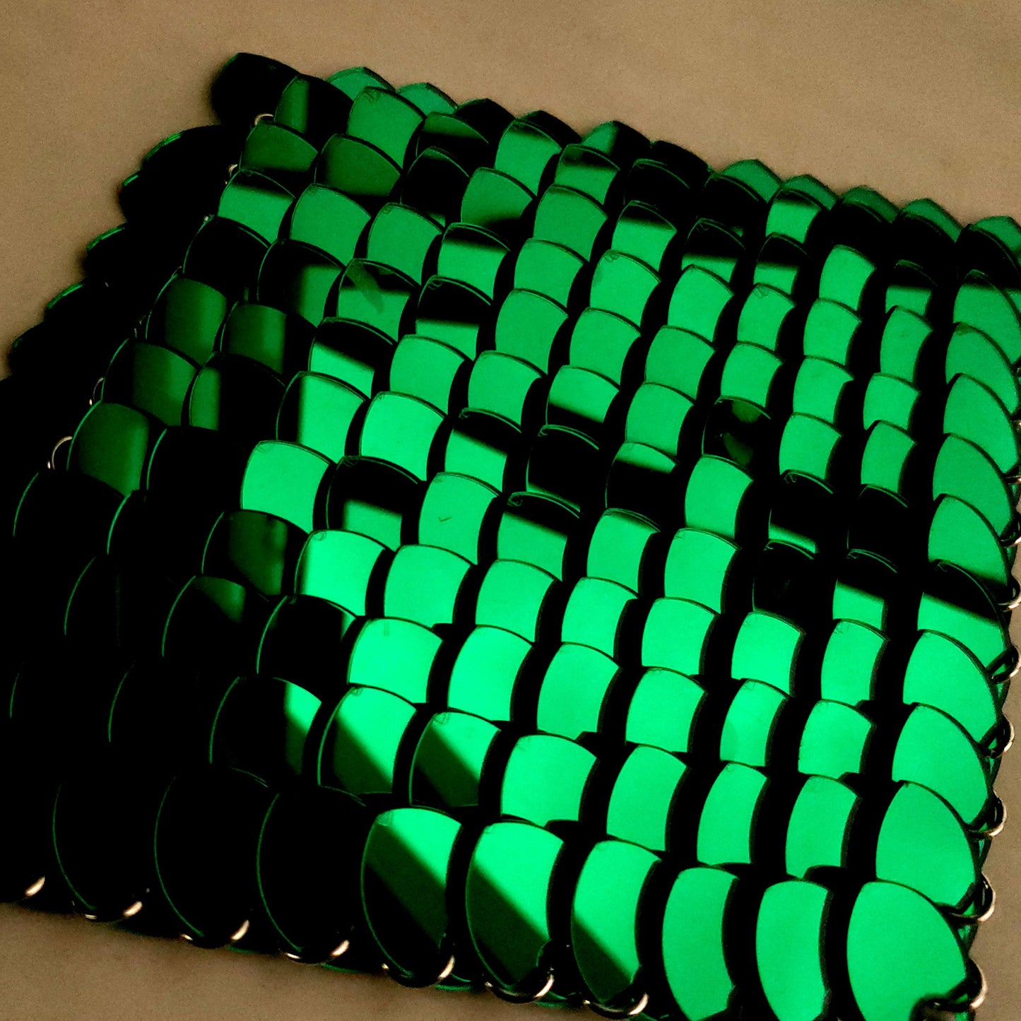 Large Acrylic Mirror Green Scalemail Scale