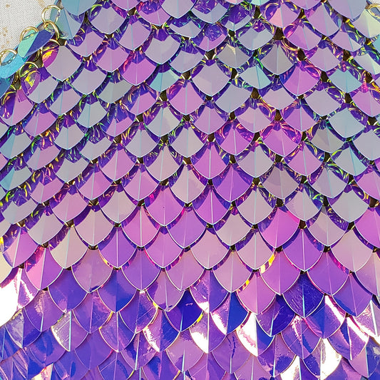 Large Thin Plastic Iridescent Scalemail Scale SS08