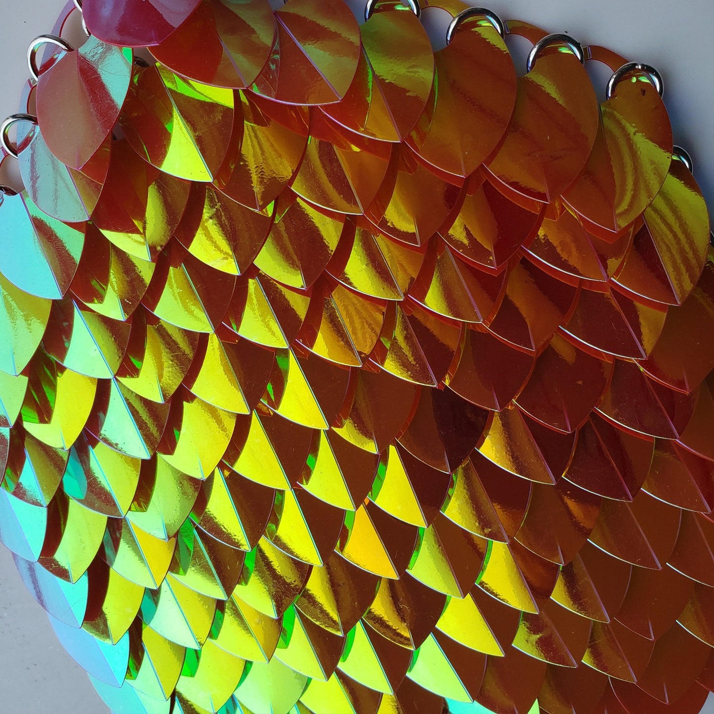 Large Thin Plastic Iridescent Scalemail Scale SS119